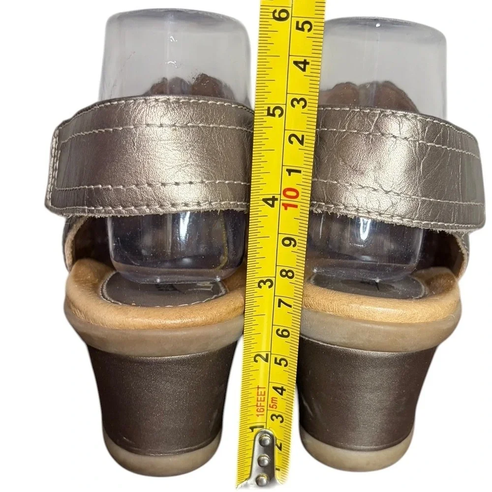 Earth‎ Platinum Cascade Wedge Laser Cut Sandals Women's Size 8.5D Wide